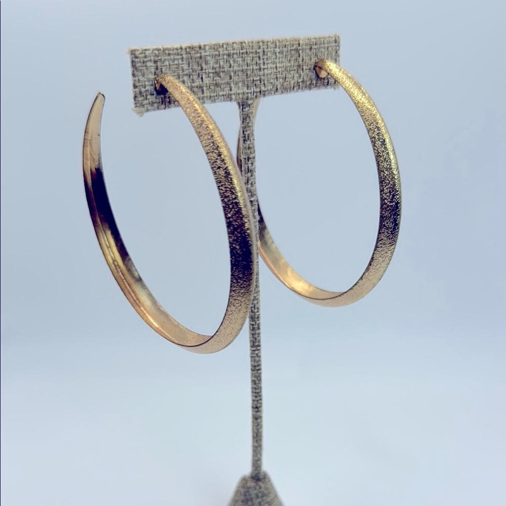 Chic Fashion Gold Hoop Earrings